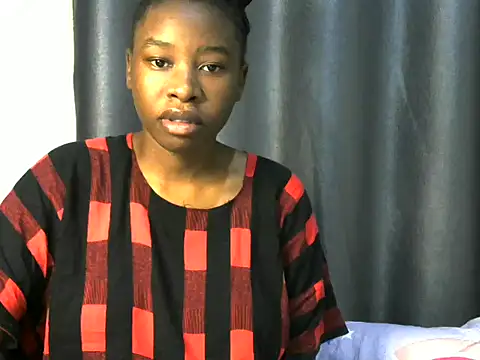 Snapshot of Novah_ chatting on June 17, 1:19 am Novah online show from June 17, 1:19 am
