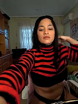 bella apont online show from March 10, 7:21 am