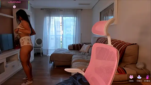 bella apont online show from September 13, 5:46 pm