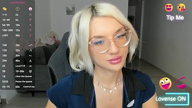 LovelyBianca online show from December 2, 11:45 pm