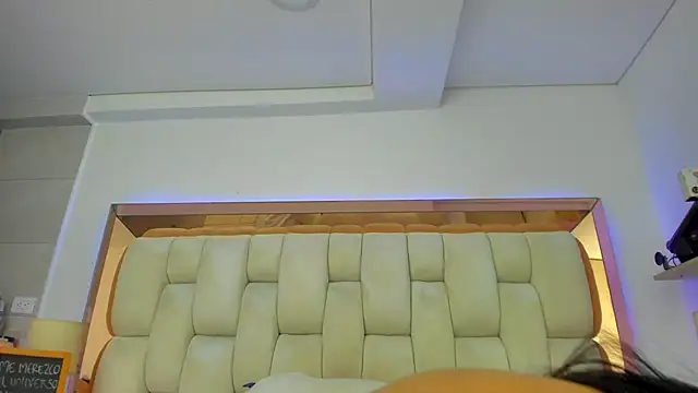 emilyparkerr01 online show from February 21, 1:11 am