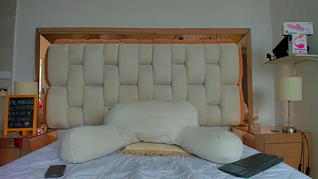 emilyparkerr01 online show from February 22, 5:13 pm