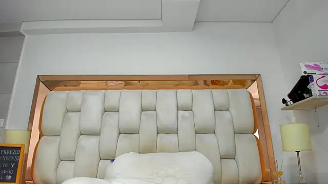 emilyparkerr01 online show from March 4, 11:54 pm