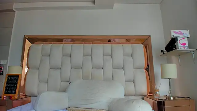 emilyparkerr01 online show from March 15, 3:27 pm