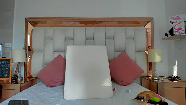 emilyparkerr01 online show from October 27, 10:03 pm