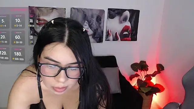 miis laiila online show from March 22, 12:25 am