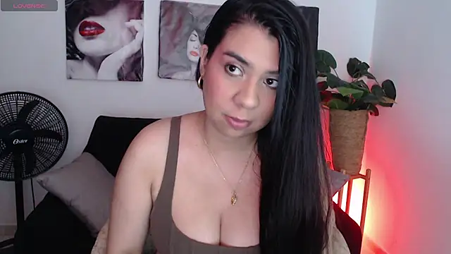 miis laiila online show from July 17, 1:12 am