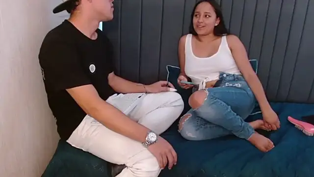 Snapshot of 24_7horny_ chatting on March 16, 12:20 pm 24 7horny online show from March 16, 12:20 pm