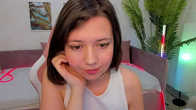 Lina Brownie online show from February 3, 5:40 am