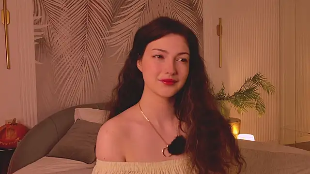 Snapshot of Miley_Smile chatting on October 23, 5:29 am Miley Smile online show from October 23, 5:29 am