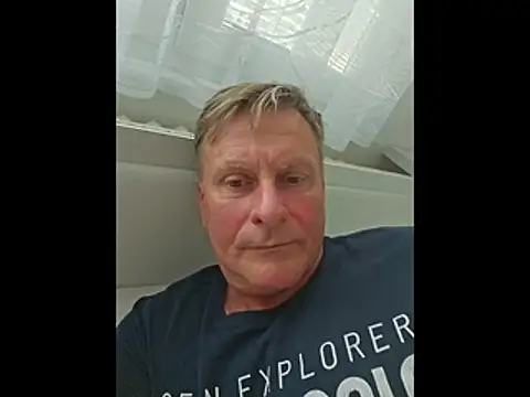 johnnym1 online show from March 31, 1:22 pm