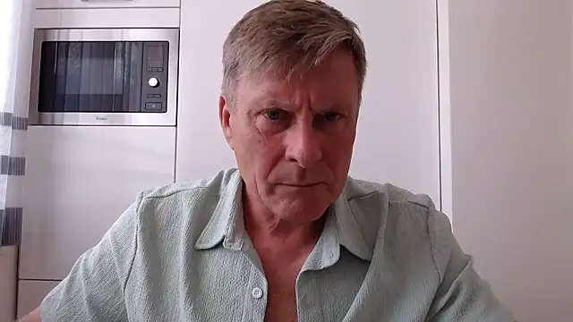 johnnym1 online show from April 8, 11:10 am