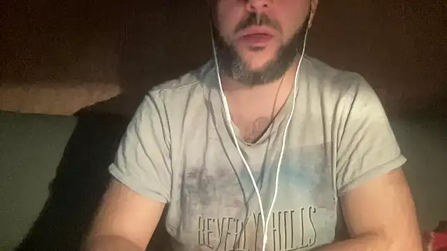 Snapshot of RedDante89 chatting on December 4, 6:39 pm RedDante89 online show from December 4, 6:39 pm