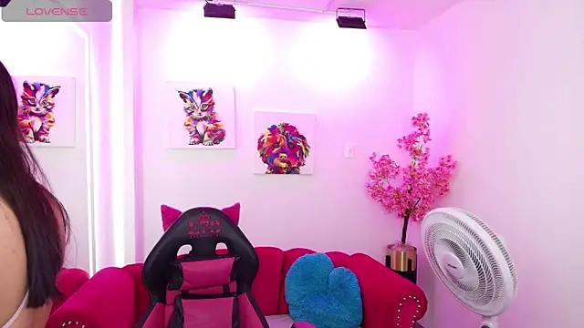 Miss dolly  online show from October 11, 12:15 pm