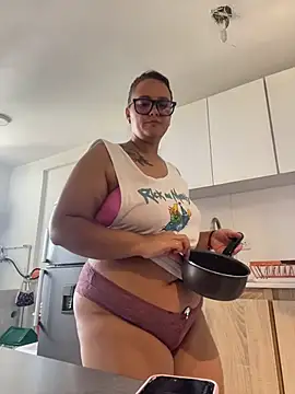 keirabbw online show from May 15, 5:31 pm