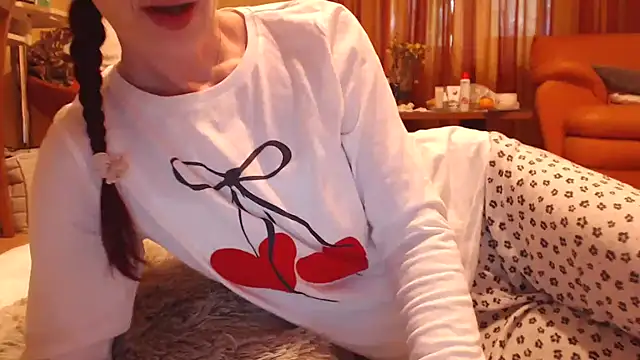 LovelyAndraGirl online show from June 12, 7:07 am