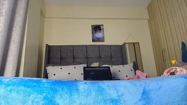 t-NaughtyLicia online show from February 14, 4:04 am