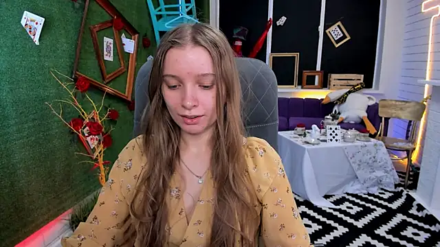 MayaSinabon online show from December 4, 7:17 am
