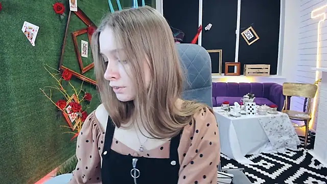 MayaSinabon online show from December 7, 7:16 am