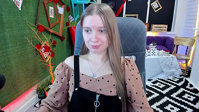 MayaSinabon online show from December 7, 1:51 pm