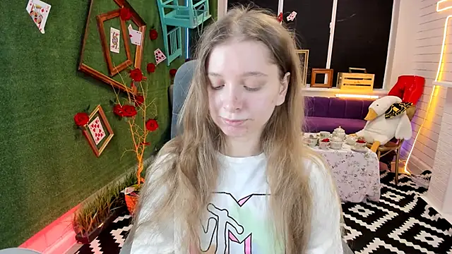 MayaSinabon online show from February 8, 9:24 am