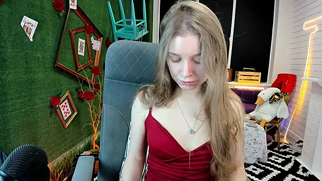 MayaSinabon online show from February 9, 9:05 am