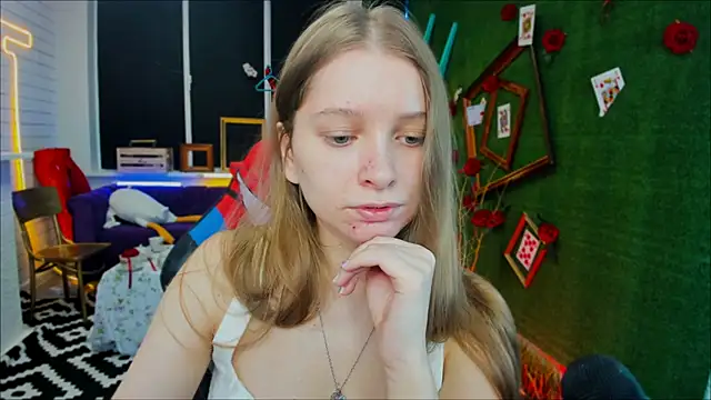 MayaSinabon online show from February 23, 9:11 am