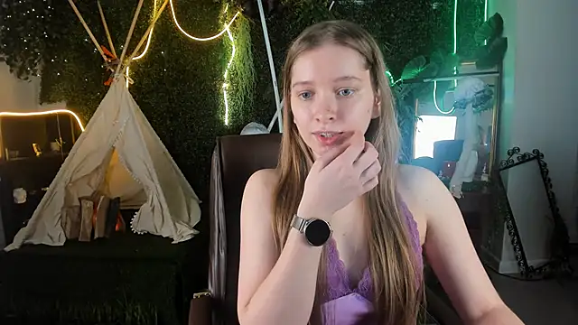 MayaSinabon online show from March 23, 9:10 am