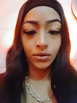 Snapshot of latiinahot chatting on August 5, 2:09 pm latiinahot online show from August 5, 2:09 pm