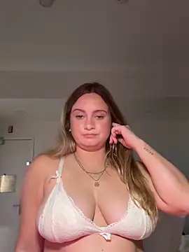 Sophie Raegan online show from March 5, 6:48 pm