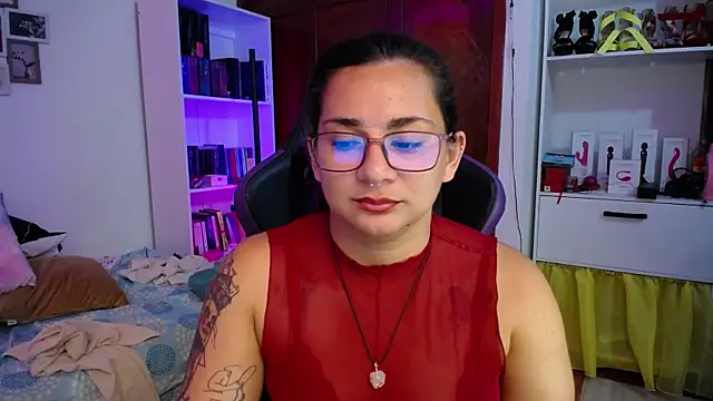 Snapshot of Amarantha_666 chatting on December 10, 1:32 am Amarantha 666 online show from December 10, 1:32 am