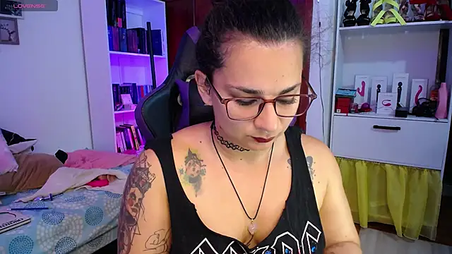 Snapshot of Amarantha_666 chatting on December 11, 11:10 pm Amarantha 666 online show from December 11, 11:10 pm