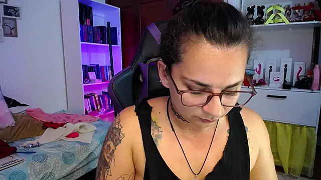 Snapshot of Amarantha_666 chatting on December 12, 2:15 am Amarantha 666 online show from December 12, 2:15 am