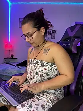 Snapshot of Amarantha_666 chatting on December 13, 7:10 pm Amarantha 666 online show from December 13, 7:10 pm