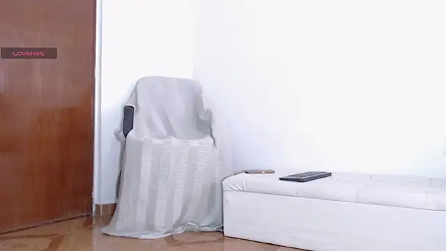 Snapshot of ana_bella1 chatting on February 7, 8:20 pm ana bella1 online show from February 7, 8:20 pm