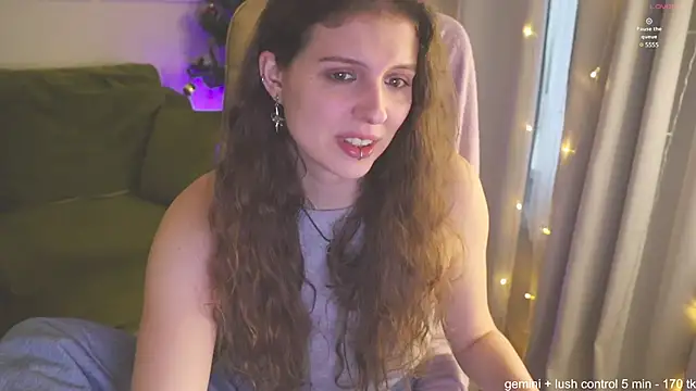 Sereta Finn online show from December 27, 11:06 am