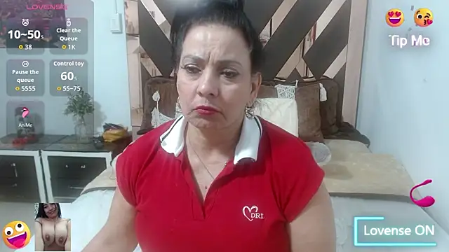 Snapshot of lindaesmeralda chatting on October 5, 11:57 pm lindaesmeralda online show from October 5, 11:57 pm