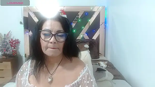 lindaesmeralda online show from November 23, 11:43 am