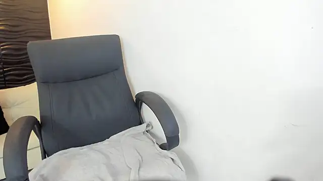 Snapshot of sofia_44 chatting on March 21, 1:58 pm sofia 44 online show from March 21, 1:58 pm