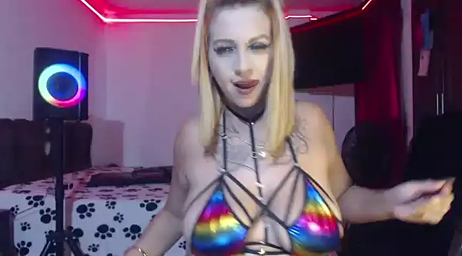 aliceesmith online show from February 10, 9:25 pm