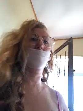 Snapshot of MILEIDE980 chatting on March 6, 12:19 pm MILEIDE980 online show from March 6, 12:19 pm