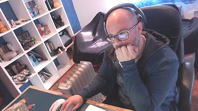 ravingr4d4 online show from February 26, 3:19 pm
