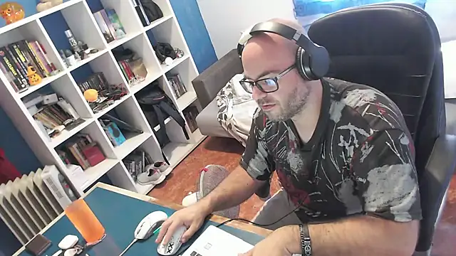 ravingr4d4 online show from October 15, 10:37 am