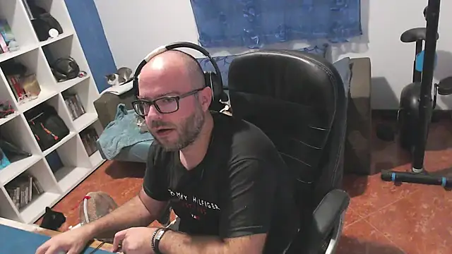 ravingr4d4 online show from October 19, 9:26 pm