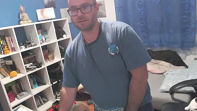 ravingr4d4 online show from November 6, 11:48 pm