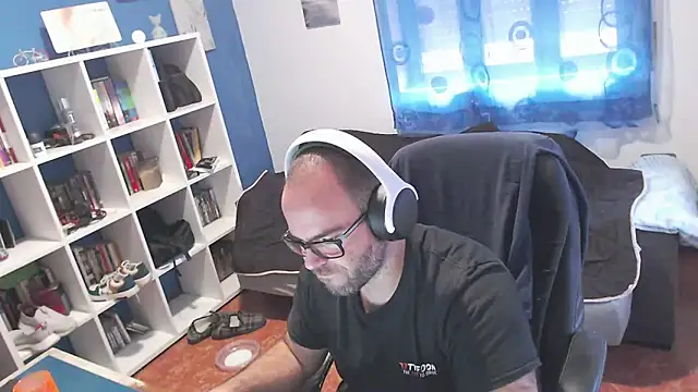 ravingr4d4 online show from November 13, 11:31 am