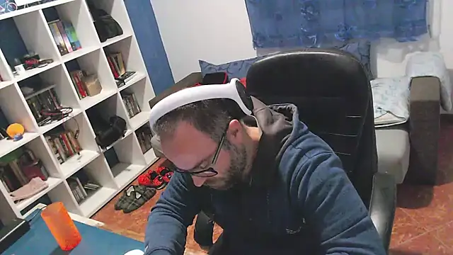 ravingr4d4 online show from November 26, 10:55 pm