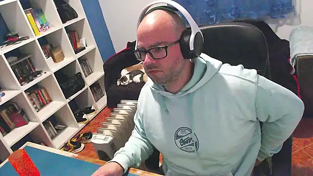 ravingr4d4 online show from December 21, 10:50 pm