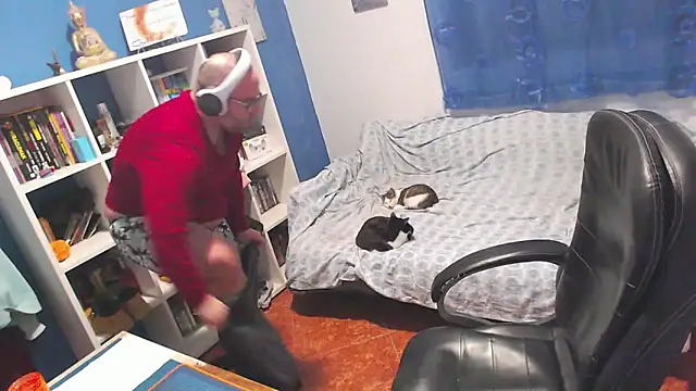 ravingr4d4 online show from February 3, 11:43 pm