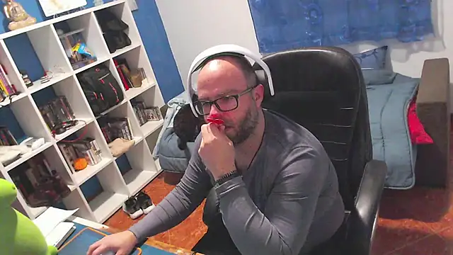 ravingr4d4 online show from February 19, 12:17 am